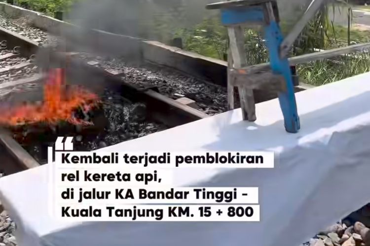 Heboh Warga Blokir Rel di Batubara Gara-gara Pejalan Kaki Tewas Tertabrak Kereta Api 