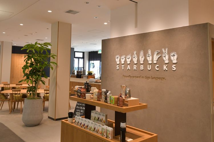 Gerai Starbucks terbaru di Jepang menyediakan layanan bahasa isyarat.