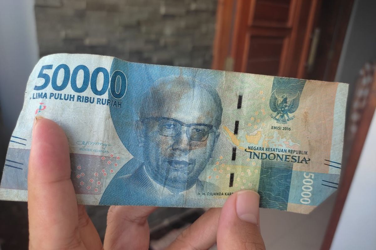 Pengertian sistem pembayaran adalah mekanisme yang diatur Bank Indonesia dalam pengiriman dana antarpihak. Sementara peran Bank Indonesia dalam sistem pembayaran adalah sebagai pembuat kebijakan.