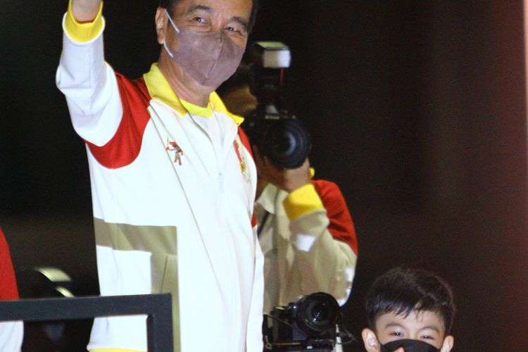 Joko Widodo menghadiri Upacara Penutupan 11th ASEAN Para Games Solo 2022 di Stadion Manahan Solo, Sabtu, 6/08/2022. Foto : INAPSPOC/ Andre Alvares./Ali