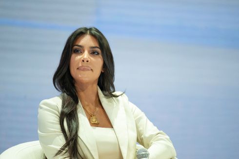 Kim Kardashian Kunjungi Vatikan Pakai Gaun Transparan, Ternyata Ini Maknanya