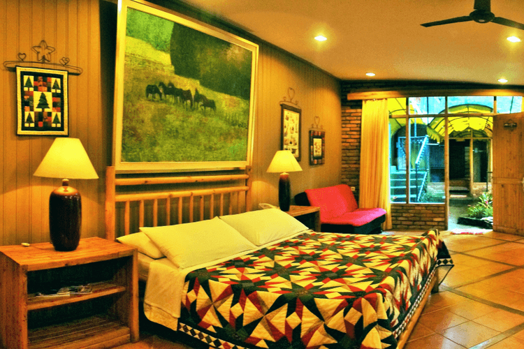 Ilustrasi kamar di The Pinewood Lodge and Organic Farm, Cisarua, Bogor. 