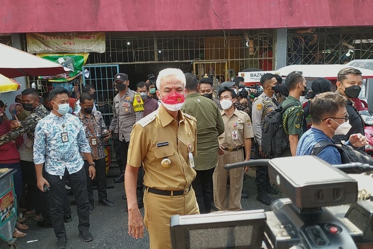 Gubernur Jawa Tengah, Ganjar Pranowo di Pasar Peterongan. Selasa (5/7/2022)