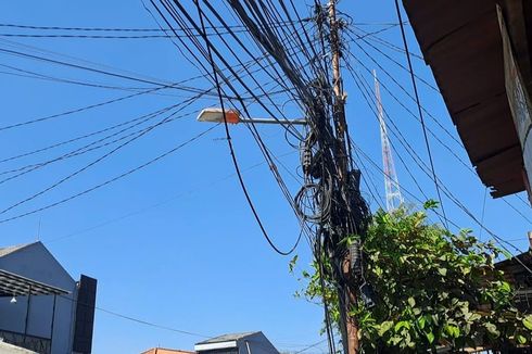Kala Kabel Semrawut di Langit Jakarta Kembali Celakai Korban...