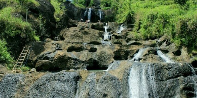 Kedung Kandang, begitu nama sungai sekaligus air terjun yang terletak di Gunung Botak, Nglanggeran, Pathuk, Kabupaten Gunungkidul, DI Yogyakarta