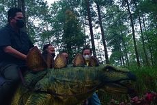 Naik Dinosaurus Saat Kunjungi Mojosemi Forest Park Magetan, Erick Thohir, Bicara Ekositem Pariwisata.