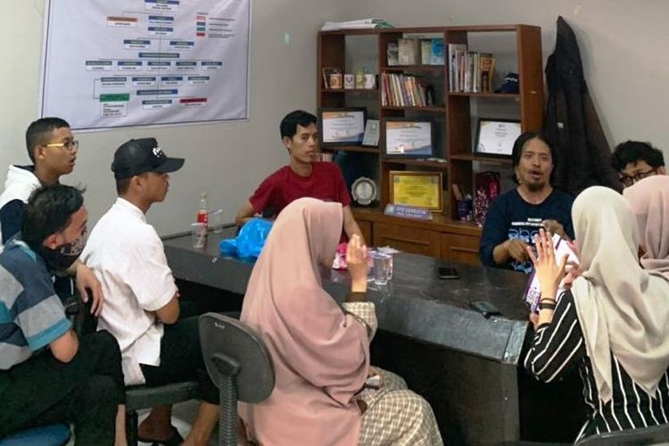 Mahasiswa Sekolah Bisnis dan Manajemen Institut Teknologi Bandung (SBM-ITB) berhasil mengembangkan aplikasi alat bantu pendengaran bagi tuna rungu. 