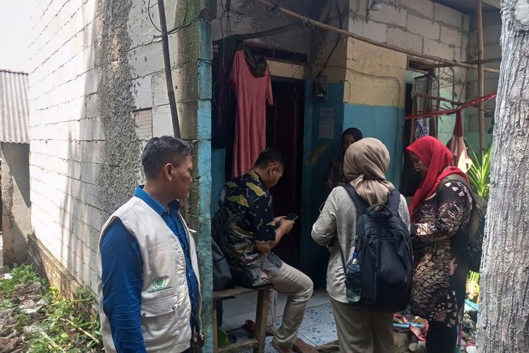 Kondisi rumah keluarga Gibran yang sempat viral di medsos, rumah tersebut berada di Kampung Panjang RT03/RW06, Desa Rawa Panjang, Kecamatan Bojonggede, Kabupaten Bogor, Jawa Barat, Selasa (7/5/2024).