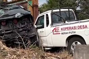 Pikap KDMP di Blitar Ringsek Usai Tabrak Fortuner, Kerugian Capai Rp 80 Juta