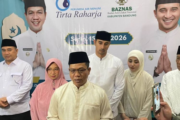 Cerita Bupati Bandung Rutin Bagikan Kain Kafan Saat 1 Muharram, Berawal dari Kisah Pilu Pasutri