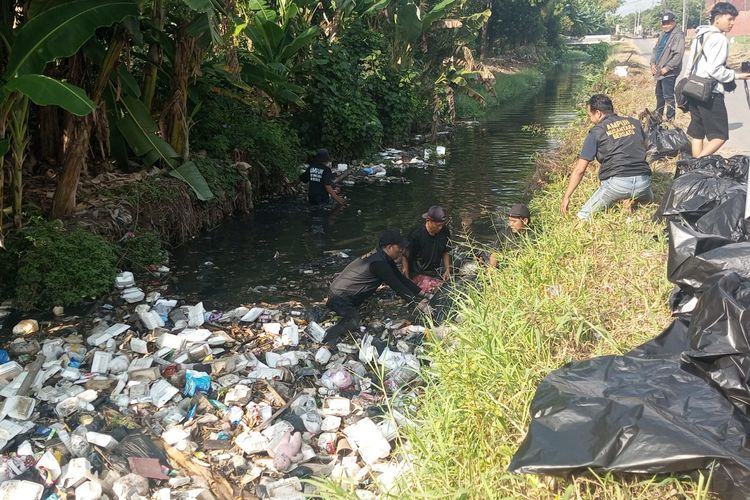 Banjir menjadi pendorong terbesar polusi plastik di sungai, menurut studi dari Tokyo University of Science di Jepang.&nbsp;