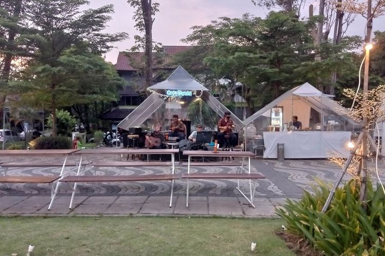 Live music Cafe Tenda Surabaya