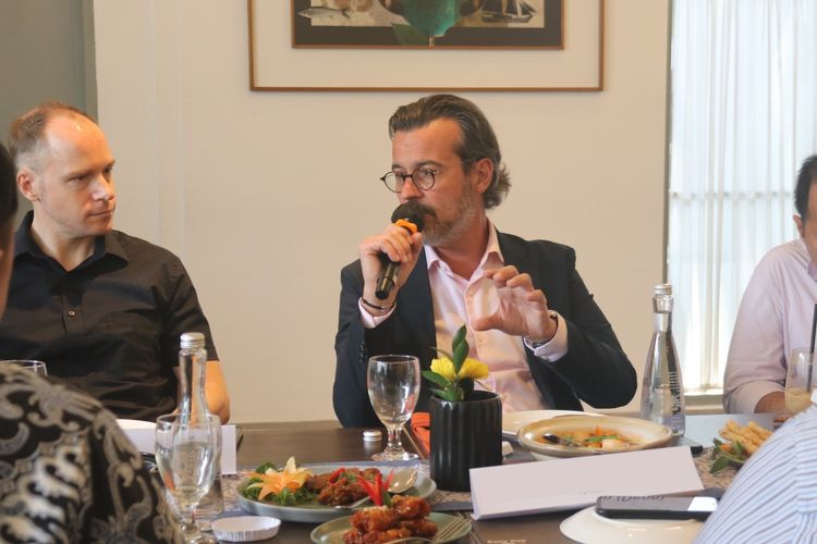 CEO Eramet Indonesia Jerome Baudelet saat berbincang dengan awak media di Jakarta, Selasa (5/11/2024).