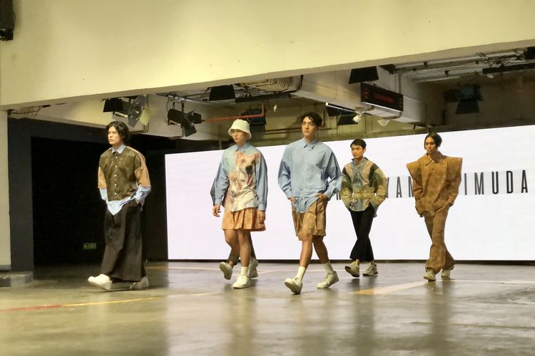 Koleksi kekinian tenun Amotsyamsurimuda di JF3 Fashion Festival 2023