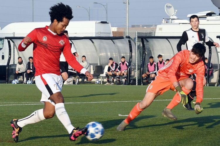 Penyerang Garuda Select, Bagus Kahfi dalam pertandingan Garuda Select vs Juventus U17 di Juventus Training Center, Vinovo, Kamis (16/1/2020).