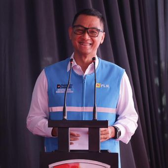 Direktur Utama PLN Darmawan Prasodjo saat menyampaikan sambutannya pada peresmian Dapur 2 Satuan Pelayanan Pemenuhan Gizi (SPPG) Lanud Atang Sendjaja di Kabupaten Bogor (21/11). Ia menyampaikan, inisiatif ini merupakan komitmen PLN dalam mendukung program prioritas nasional, khususnya percepatan penanganan stunting dan peningkatan gizi masyarakat.