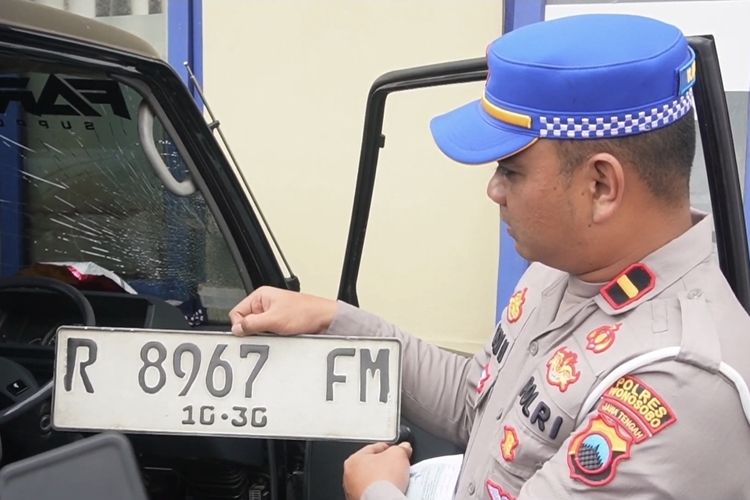 Pikap L300 Tabrak Empat Wisatawan di Dieng Wonosobo, Satu Orang Meninggal