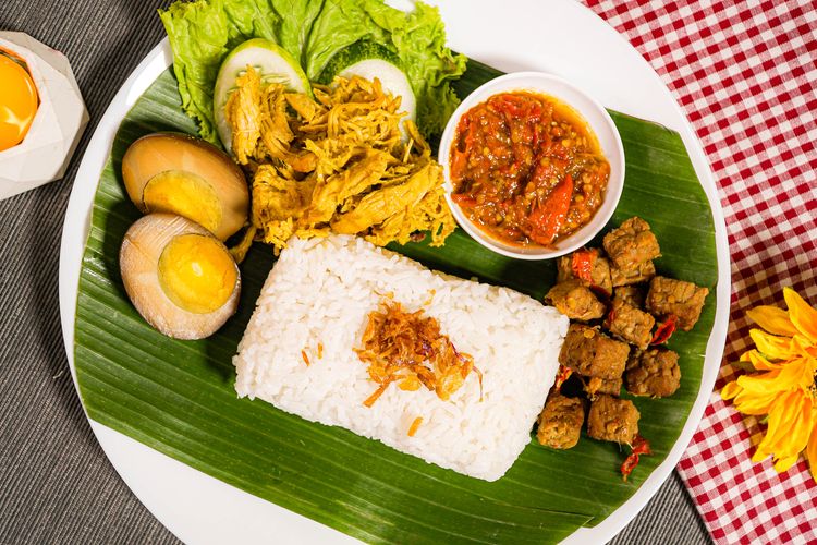 Nasi Bogana atau Nasi Putih Lengkap dengan Lauk di Kaya Bumbu Jakarta