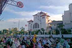 Potret Shalat Id di Jatinegara, Berdampingan dengan Gereja