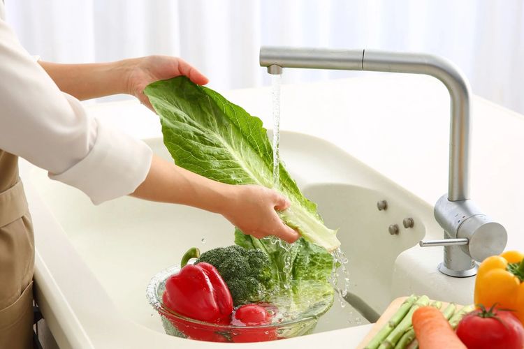 Salah Mencuci Sayur Bisa Bikin Cepat Busuk di Kulkas, Ini Tipsnya