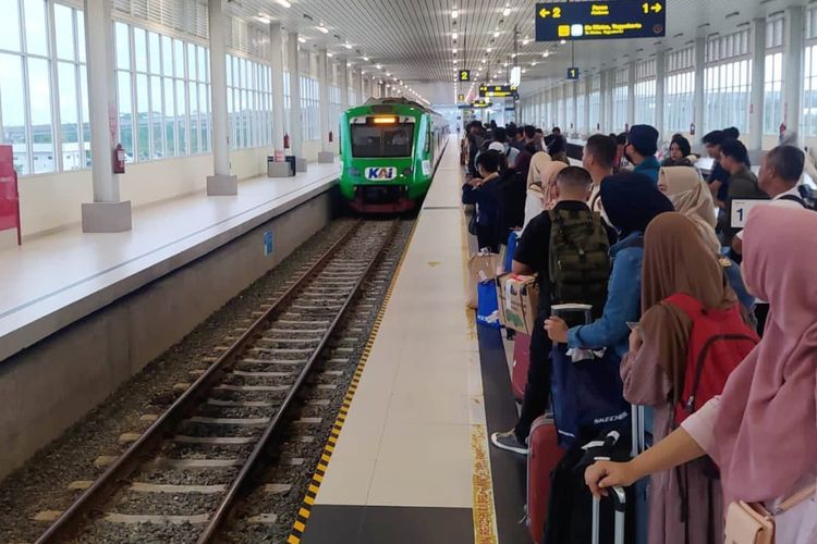 Penumpang KA Bandara Melonjak, 180.000 Tiket Terjual