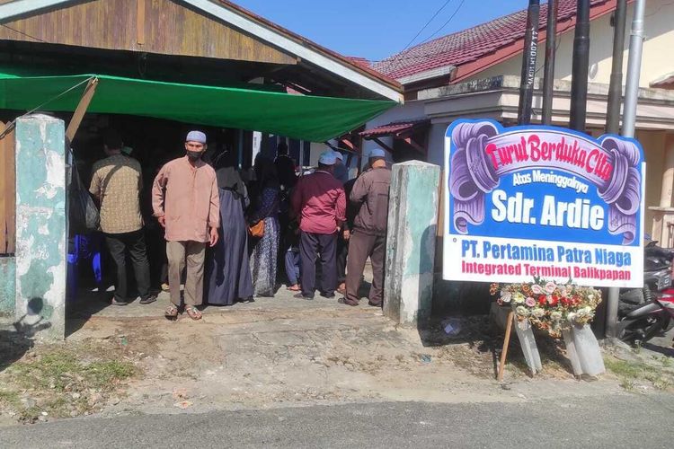 Suasana rumah duka korban laka turunan Muara Rapak