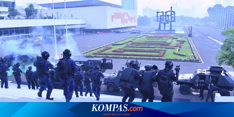 Satuan Penanggulangan Teror TNI Latihan Penumpasan Aksi Teroris di Gedung DPR - Vimarsana News