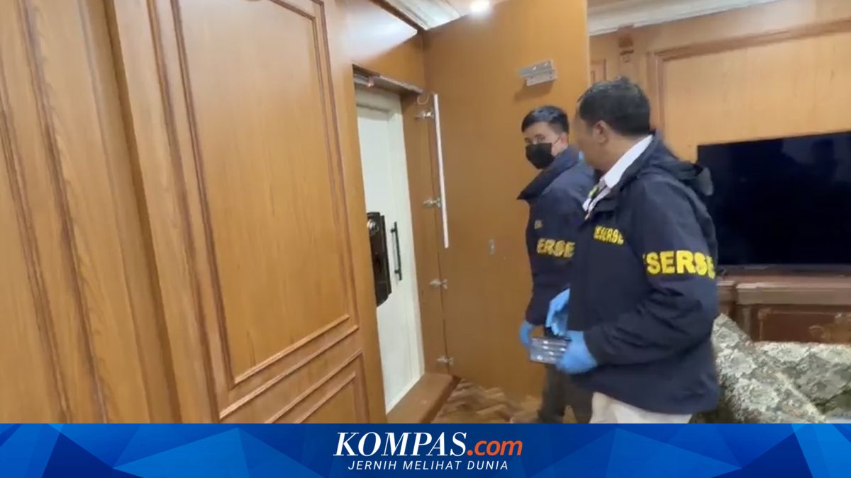 Polisi Temukan Brankas Tersembunyi saat Geledah Rumah di Sentul, Isinya 74 Kg Emas Batangan hingga Uang Dollar