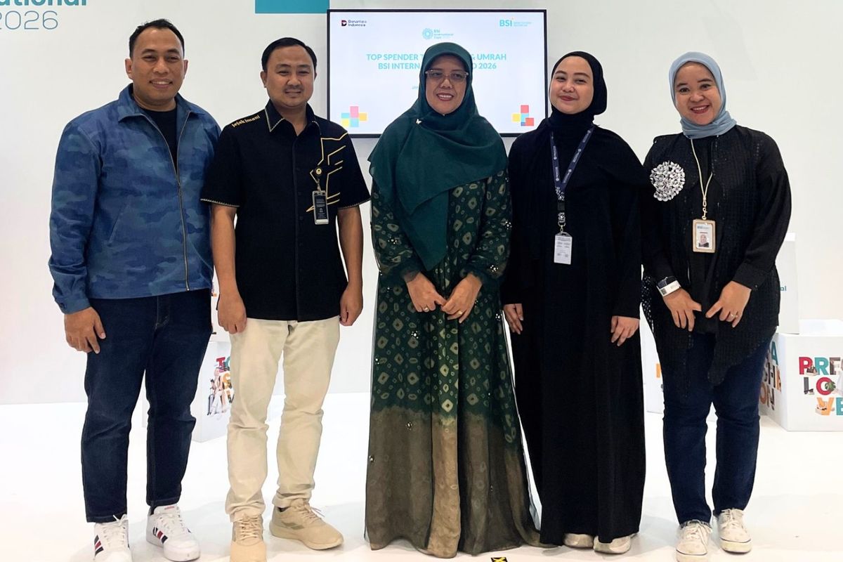 Perusahaan travel haji dan umrah RNA saat mengikuti pameran. 