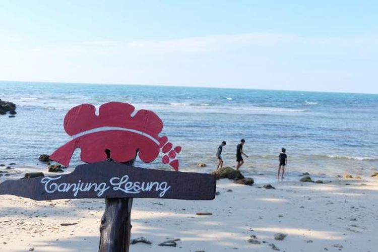 Pantai Tanjung Lesung