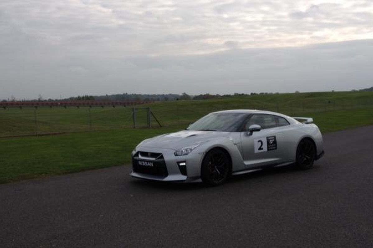 Nissan GT-R 2017 yang dicoba di Sirkuit Silverstone, Northampton, Inggris