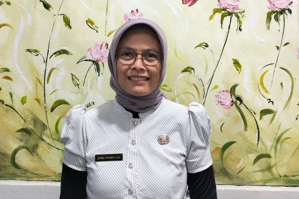 Srini Piyanti Psikolog Klinis, Koordinator Pelayanan Psikososial, Pusat Pelayanan Terpadu (PPT), Rumah Sakit Daerah (RSD) Gunung Jati Cirebon, memberikan keterangan terkait penanganan Korban Kekerasan Seksual, pada Selasa (5/11/2024) siang.