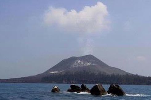 Abu Anak Krakatau Gemparkan Warga Bandar Lampung