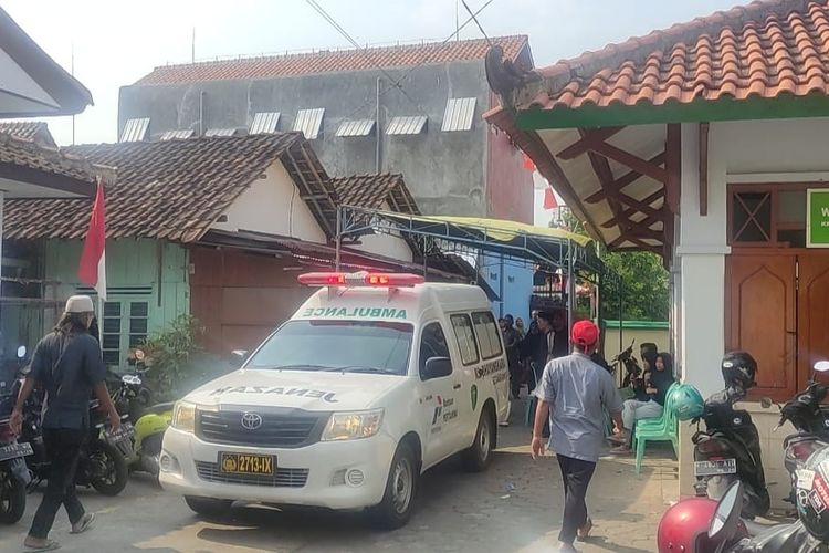 Korban saat mau dimakamkan. KOMPAS.COM/SLAMET PRIYATIN