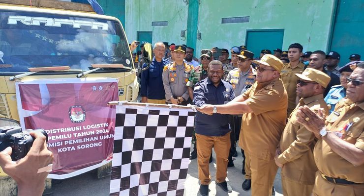 Pj Gubernur Papua Barat Daya Pastikan Distribusi Logistik Pemilu Lancar