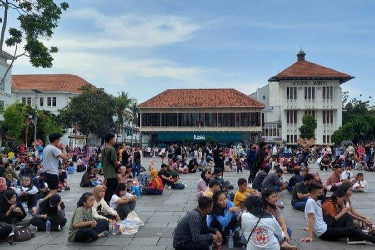 Ramainya kawasan Kota Tua Jakarta Barat, akhir pekan ini, Minggu (23/10/2022).