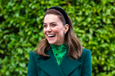 Fashion Item Termahal yang Dipakai Kate Middleton pada 2020