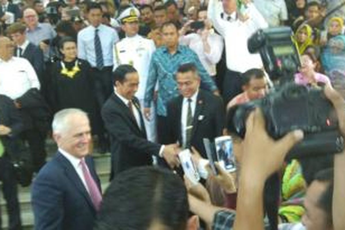 Presiden Joko Widodo blusukan ke Pasar Blok B Tanah Abang Jakarta, Rabu (12/11/2015) bersama dengan  PM Australia Malcolm Turnbull. 