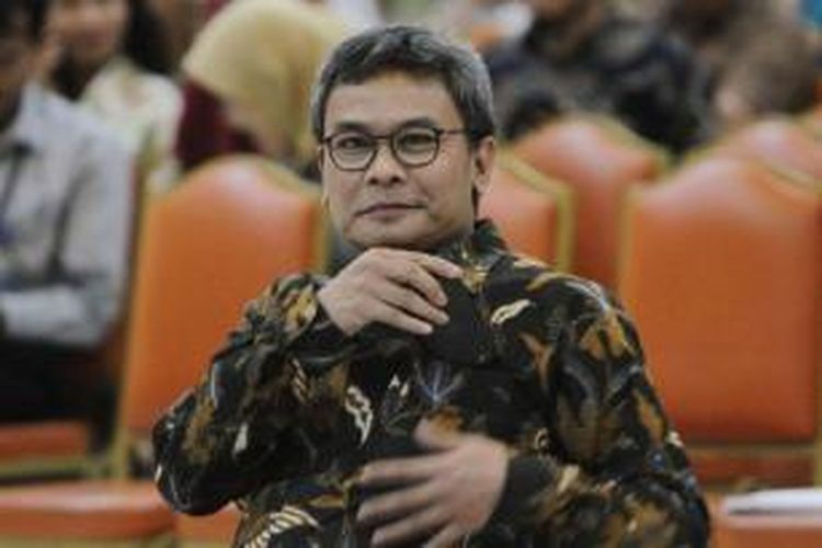 Calon pimpinan KPK, Johan Budi Sapto Pribowo, mengikuti tes wawancara di kantor Kementerian Sekretariat Negara, Jakarta, Selasa (25/8/2015). Sebanyak 19 capim KPK mengikuti seleksi tahap akhir, yang selanjutnya dipilih 8 nama yang akan diserahkan kepada Presiden Joko Widodo.