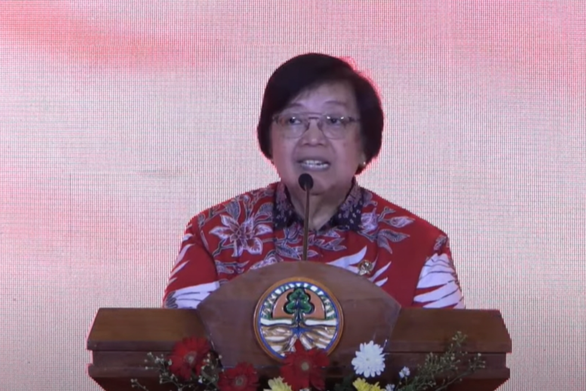 Menteri LHK Siti Nurbaya saat memberikan sambutan dalam Penghargaan Wana Lestari Tahun 2024 di Jakarta, Kamis (15/8/2024). 