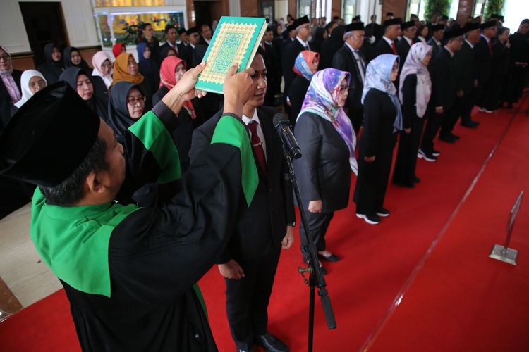 Nama-nama pejabat yang dinyatakan lolos nantinya akan diajukan Eri ke Kementerian Dalam Negeri (Kemendagri) untuk mendapat persetujuan.