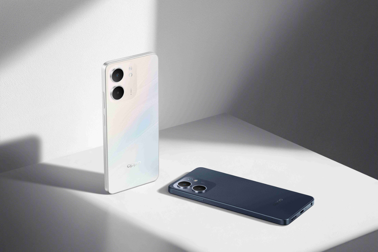 Oppo A5x hadir dengan tiga varian warna, yakni Midnight Blue, Laser White, dan Evening Mist Pink. 