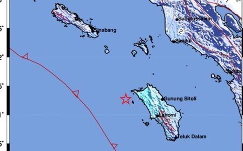 Series of Earthquakes Rattles Indonesia