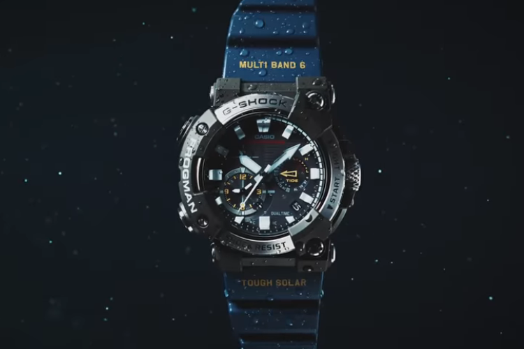 Jam tangan Casio G-Shock versi Frogman terbaru, mengubah tampilan digital pada seri tradisional menjadi panel analog dengan sematan teknologi terbaru pula. 