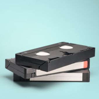 Ilustrasi kaset VHS.