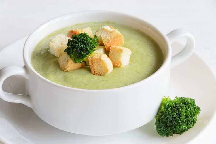 Ilustrasi sup brokoli kental. 