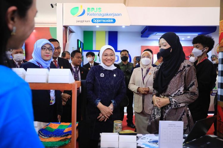 Menteri Ketenagakerjaan (Menaker) Ida Fauziyah dalam acara Exhibition G20 Labour and Employment Ministers Meeting (LEMM) di Badung, Bali, Senin (12/9/2022).