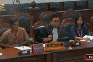 Kilas Balik Ojol dan Pedagang Kuliner Gugat Skema Kuota Internet Hangus ke MK