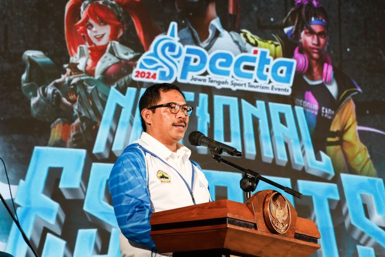 Pj Gubernur Jateng Nana Sudjana saat meluncurkan Jawa Tengah Sport Tourism Event (Specta) 2024 di Mall Tentrem, Kota Semarang, Jawa Tengah, Minggu (21/4/2024). 