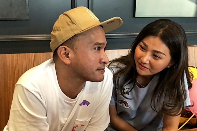 Ruben Onsu dan Sarwendah Tan ditemui di Mall Ciputra, Grogol, Jakarta Barat, Senin (22/10/2018).